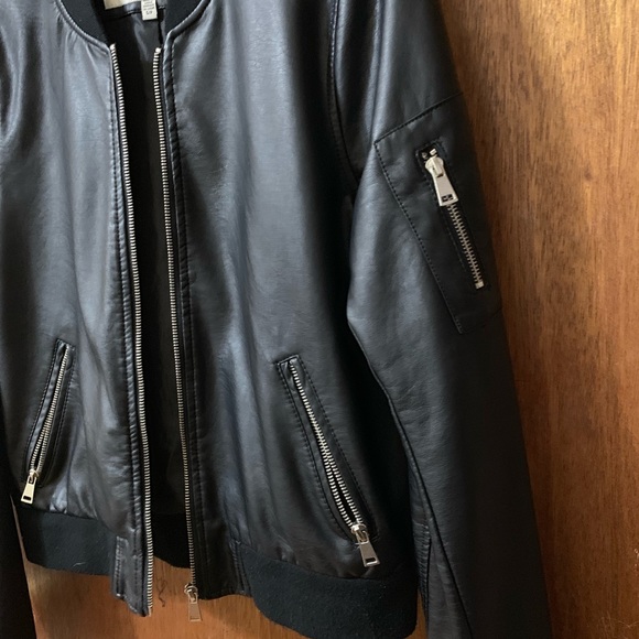 Leather jacket - Picture 4 of 5